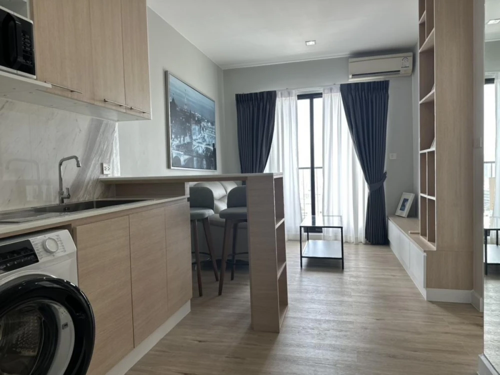 For rent: The Seed Mingle Sathorn-Suanplu, 28th floor. Beautiful, fully furnished unit. Book now! (Quickly!)