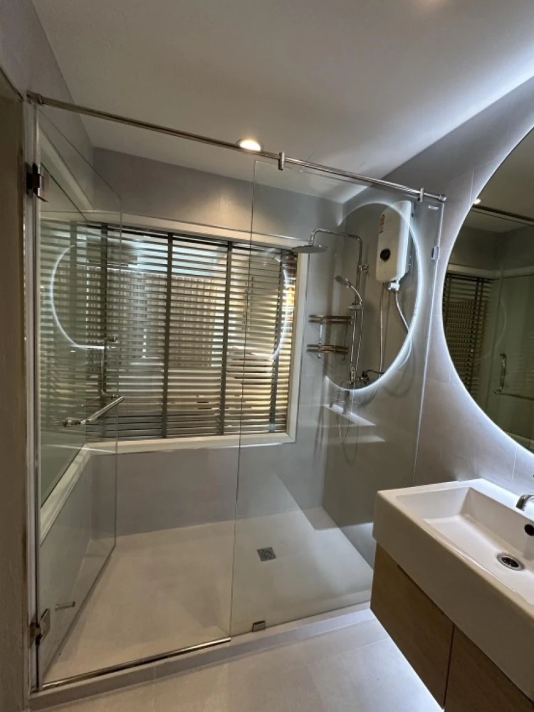 For rent: The Seed Mingle Sathorn-Suanplu, 28th floor. Beautiful, fully furnished unit. Book now! (Quickly!)