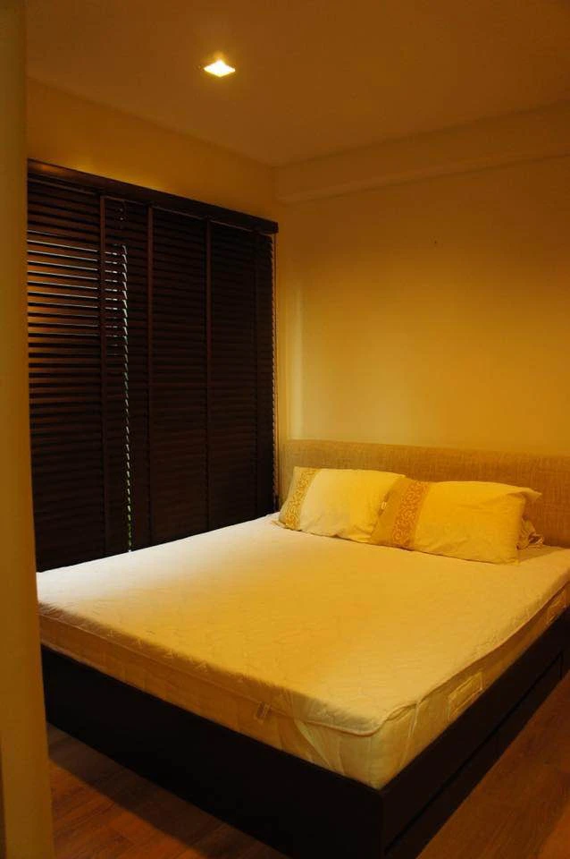 For rent: The Seed Musee Sukhumvit 26, modern design with natural light, fully furnished, very livable.