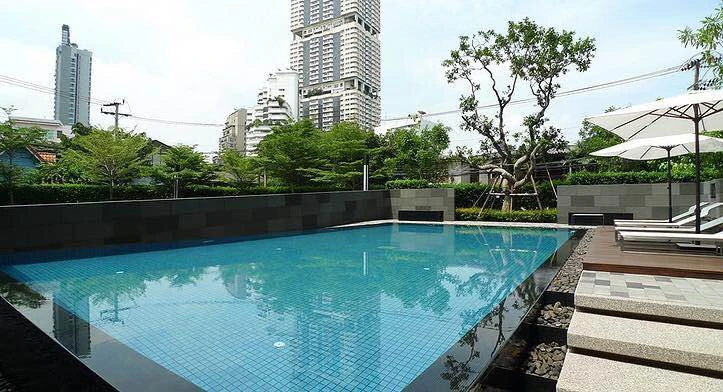 For rent: The Seed Musee Sukhumvit 26, modern design with natural light, fully furnished, very livable.