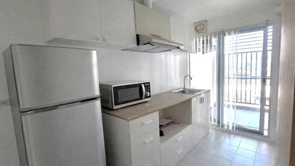 For rent: The Seed Paholyothin 14, 8th floor, city view, fully furnished, ready to move in. Book now!