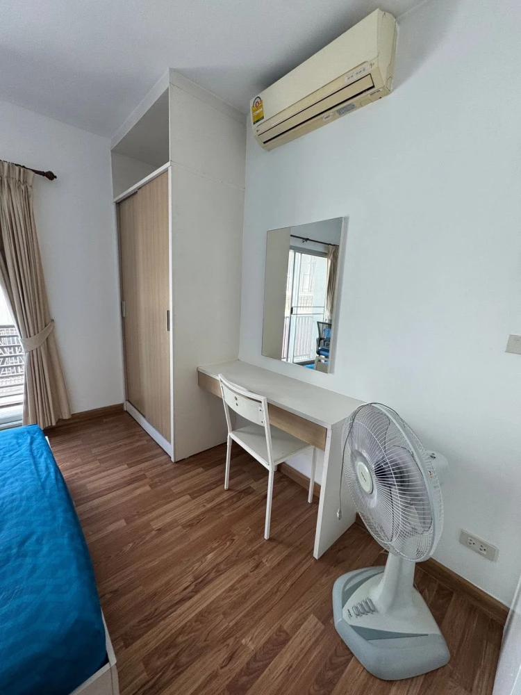 For rent: The Seed Sathon-Taksin, 4th floor, fully furnished, comfortable unit. Book now!