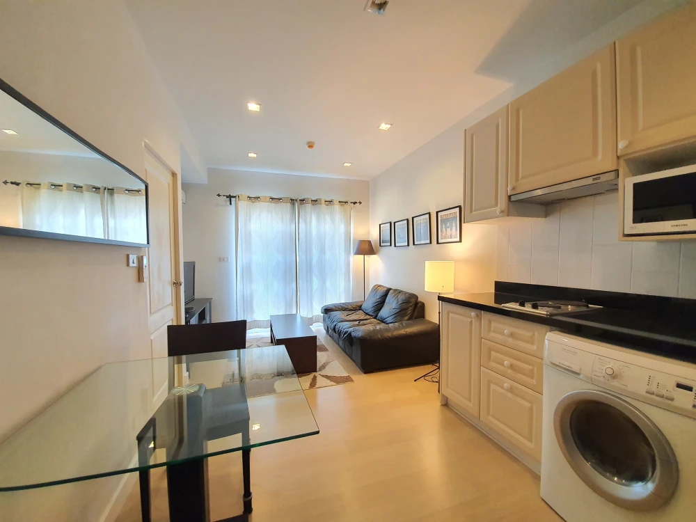 For rent: The Seed Terre Ratchayothin, 1-bedroom unit with separate entrance. Beautifully decorated, stylish, and highly recommended.