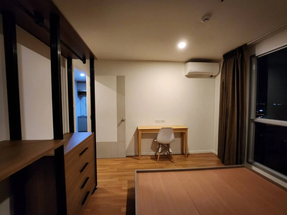 For rent: The Selected Kaset-Ngamwongwan, fully furnished room, nice to live in, book now, don't miss out.