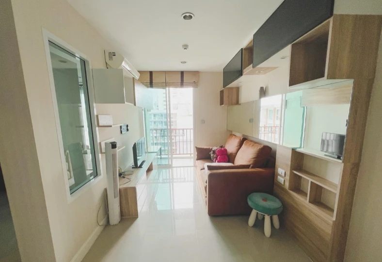 For rent: The Series Udomsuk 29, 8th floor, pool view, fully furnished, ready to move in. Book now!