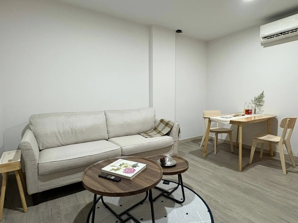 For rent: The Shade Sathorn 1, separate room, pool view, north facing, cool room all day, hurry and reserve now!