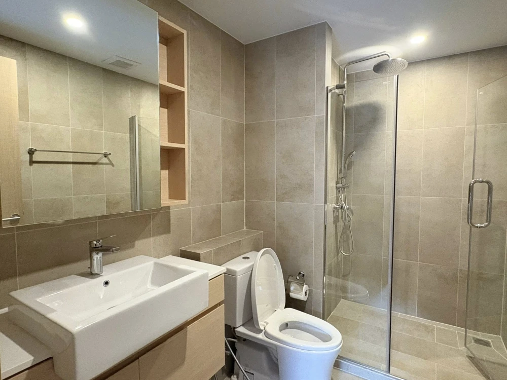 For rent: The Shade Sathorn 1, separate room, pool view, north facing, cool room all day, hurry and reserve now!