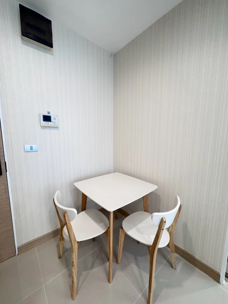 For rent: The Sky Sukhumvit, 6th floor, fully furnished, ready to move in. Book now! (Quickly!)