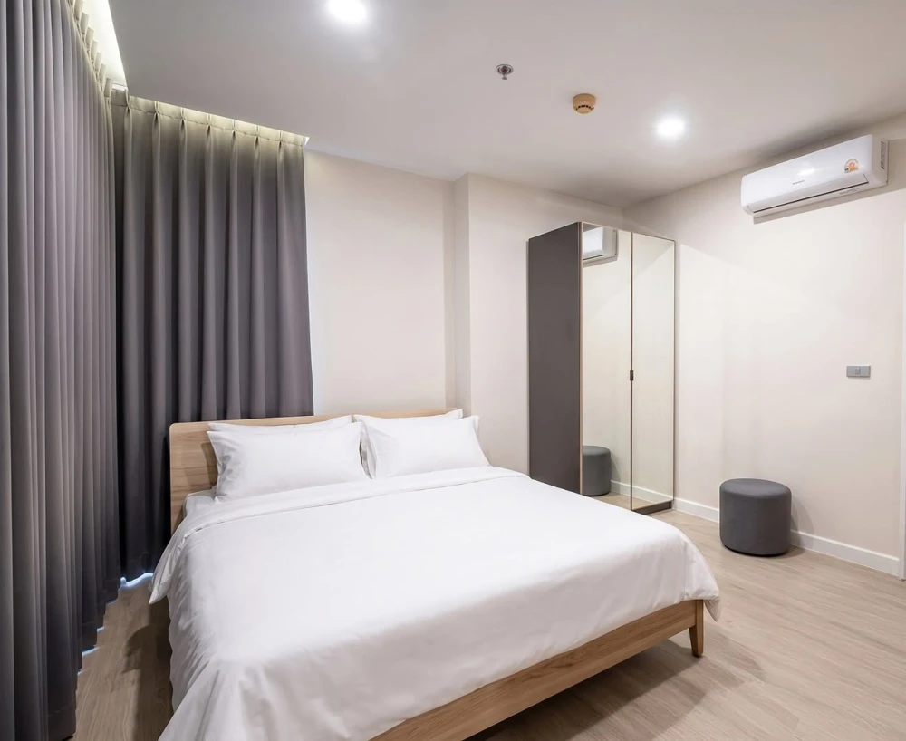 For rent: The Sky Sukhumvit, 7th floor. Nice, fully furnished unit. Book now! Limited time offer!