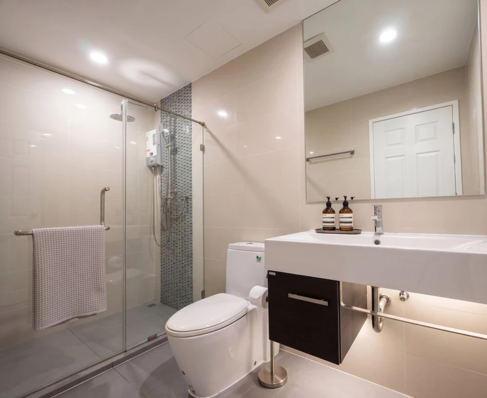 For rent: The Sky Sukhumvit, 7th floor. Nice, fully furnished unit. Book now! Limited time offer!