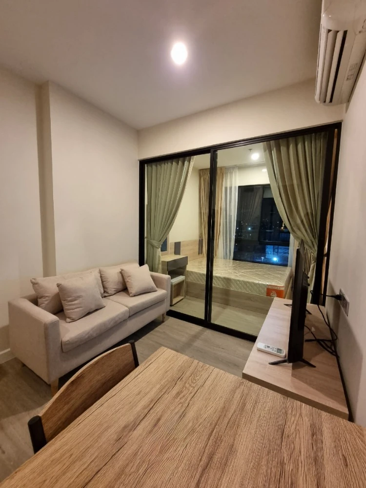 For rent: The Sky Sukhumvit, 8th floor, fully furnished, nice room, interested in booking now, don't miss out!
