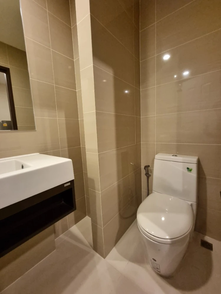 For rent: The Sky Sukhumvit, 8th floor, fully furnished, nice room, interested in booking now, don't miss out!