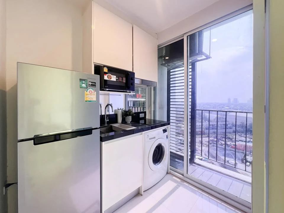 ให้เช่า The Sky Sukhumvit ตึก A ห้องว่างน่าอยู่ เฟอร์นิเจอร์และเครื่องใช้ไฟฟ้าครบพร้อมใช้งาน จองด่วน!!
