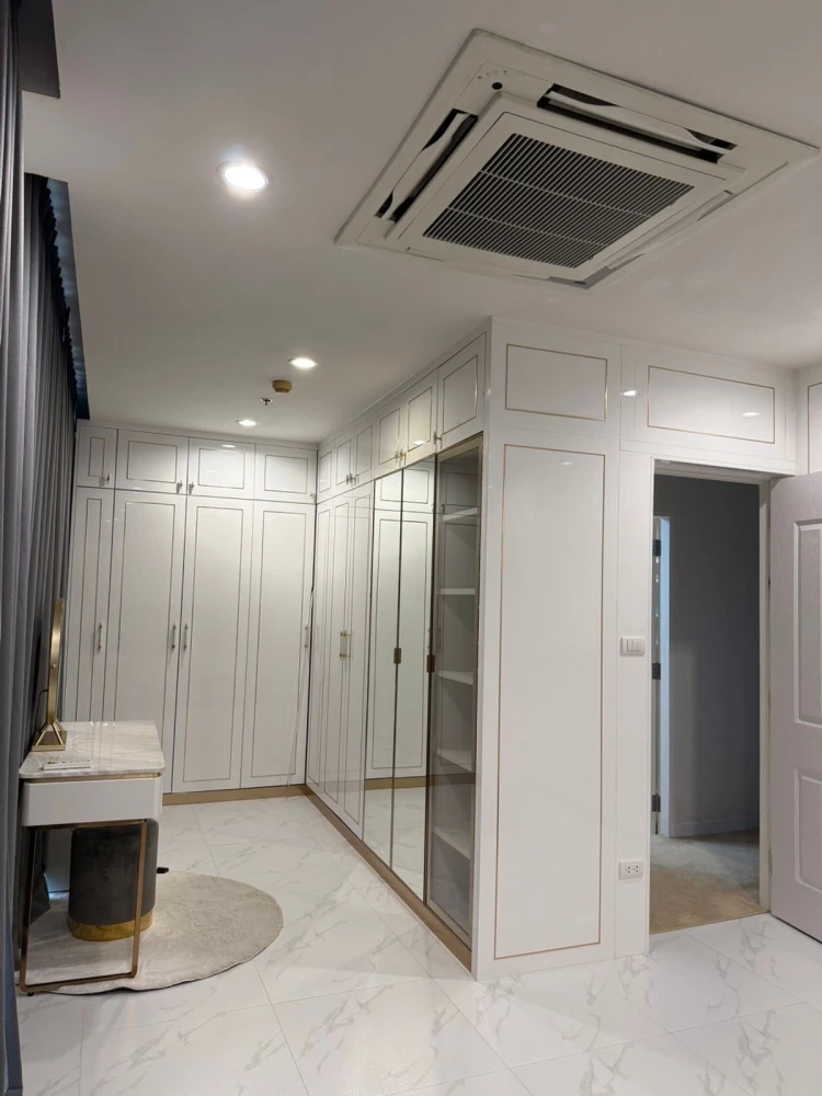 For rent: The Sky Sukhumvit. Spacious and comfortable room, fully furnished. Book now!