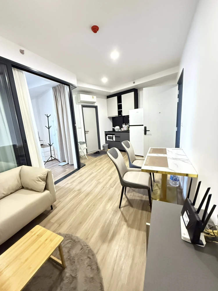 For rent: The Stage Mindscape Ratchada-Huai Khwang. Spacious room with ample usable space. Book now! Don't miss out!