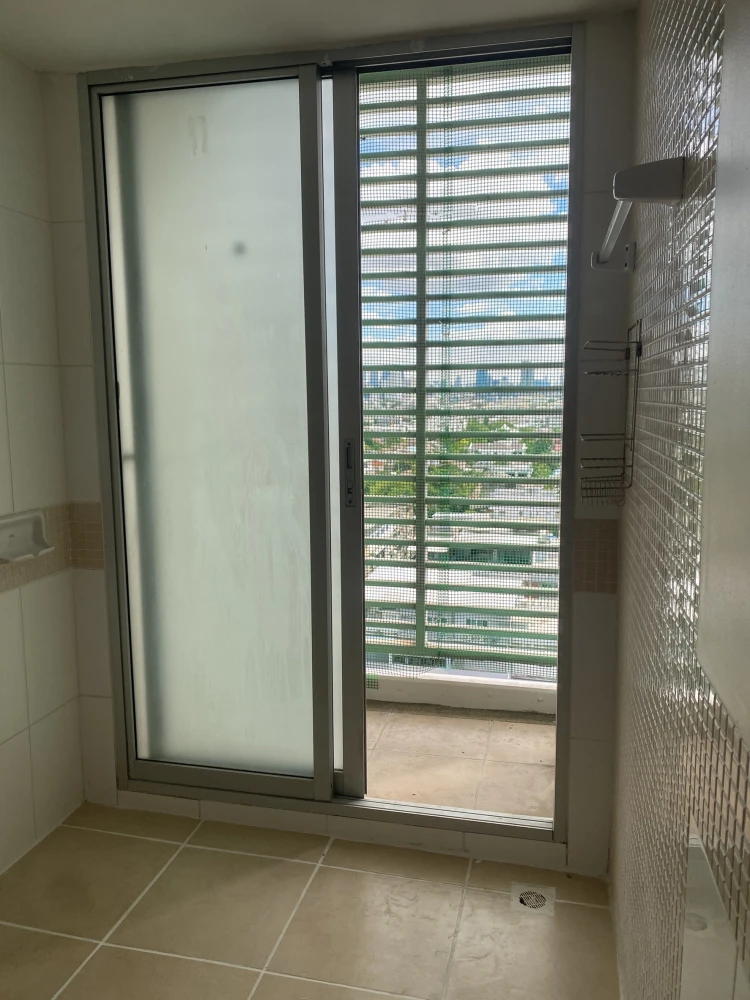 For rent: The Star Estate @ Rama 3. Nice, spacious high-floor unit with city views. Book now!