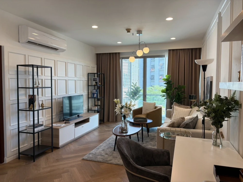 For rent, for sale: The Star Estate@Narathiwas, decorated in a theme, lots of usable space, good location, hurry and book now.