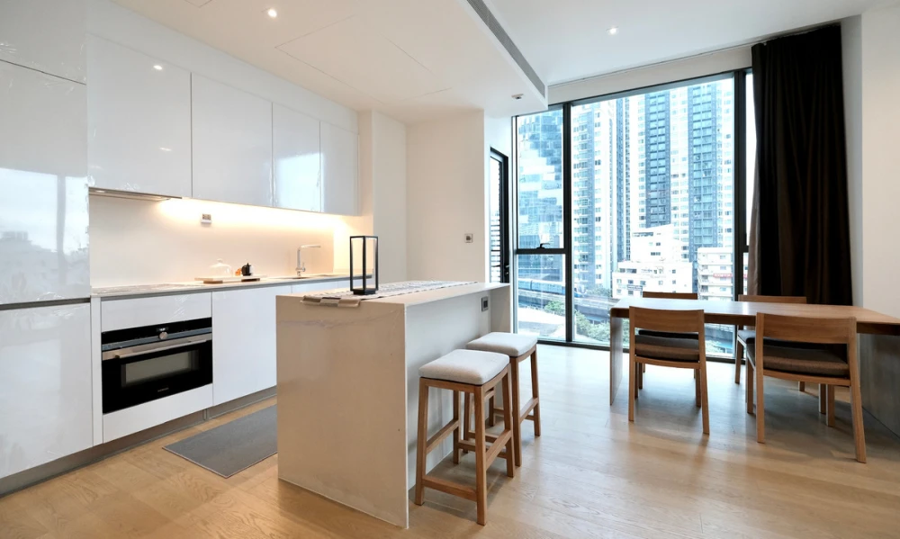 ให้เช่า The Strand Thonglor ชั้น 7 ห้องมุม แต่งครบ น่าอยู่ สนใจจองเลย