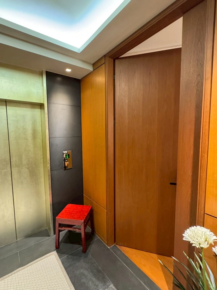 For rent: The Sukhothai Residences, 2 bedrooms, 2 bathrooms, spacious living area, high ceilings, private elevator. Book now!