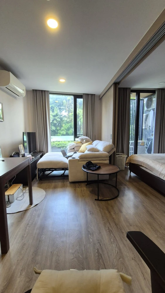For rent: The Teak Sathorn-Lumpini. Garden view, tranquil atmosphere, spacious rooms, convenient transportation. Book now!