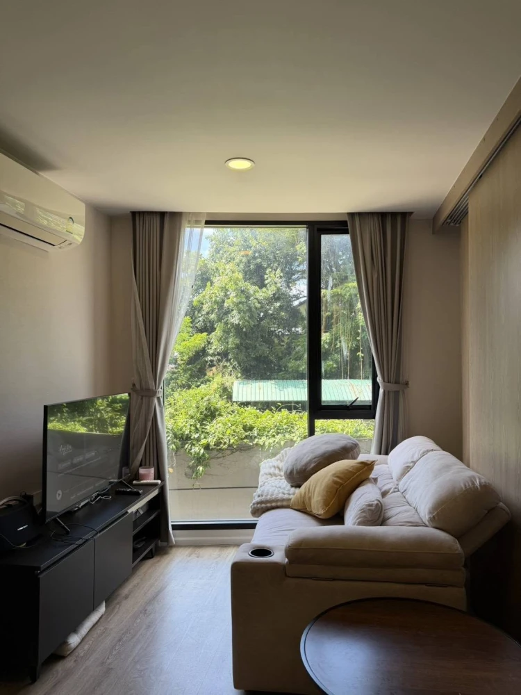 For rent: The Teak Sathorn-Lumpini. Garden view, tranquil atmosphere, spacious rooms, convenient transportation. Book now!