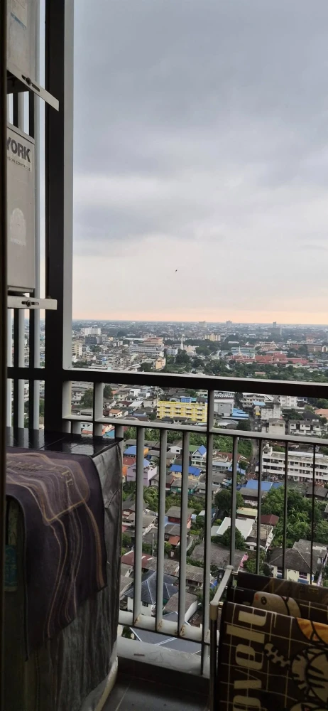For rent: The Tempo Grand Sathon-Wutthakat, ready to move in, high floor, fully furnished, divided rooms. Reserve now before it's too late.