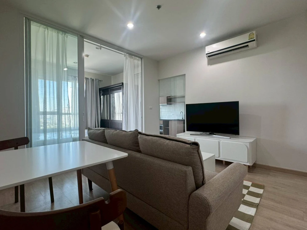 For rent: The Tempo Grand Sathon-Wutthakat. Ready to move in, fully furnished. Book now!