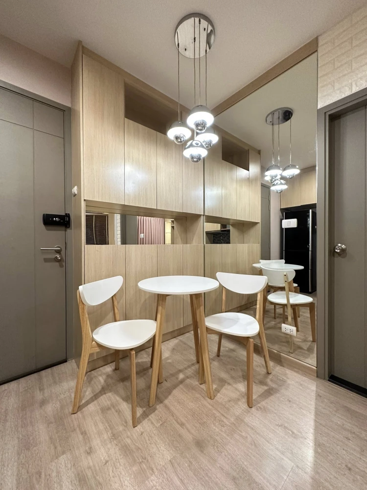 For rent: The Tempo Grand Sathorn-Wutthakat, north-facing, garden view, corner unit, very private, built-in furniture throughout the room + high-quali