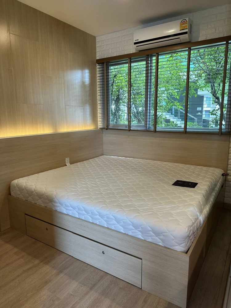 For rent: The Tempo Grand Sathorn-Wutthakat, north-facing, garden view, corner unit, very private, built-in furniture throughout the room + high-quali