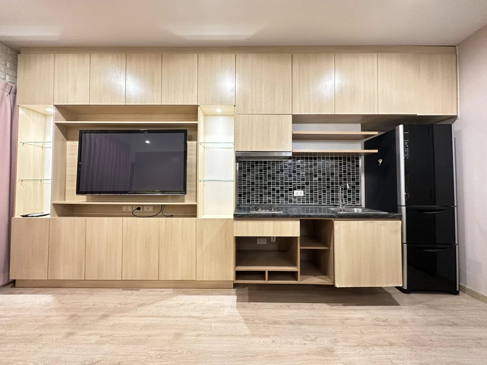 For rent: The Tempo Grand Sathorn-Wutthakat, north-facing, garden view, corner unit, very private, built-in furniture throughout the room + high-quali