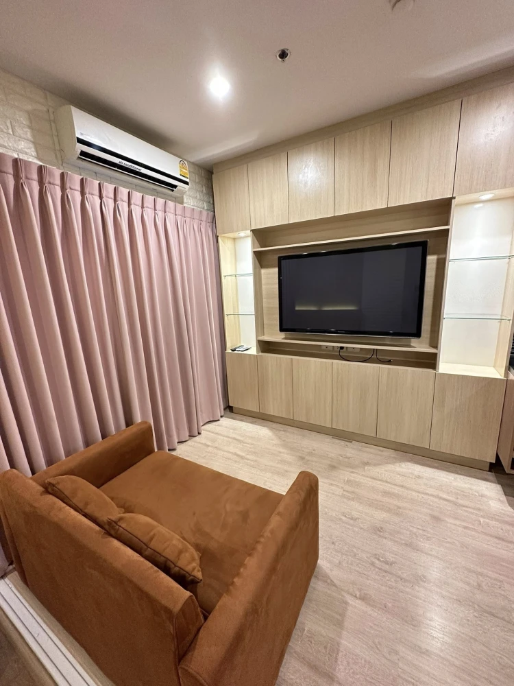 For rent: The Tempo Grand Sathorn-Wutthakat, north-facing, garden view, corner unit, very private, built-in furniture throughout the room + high-quali