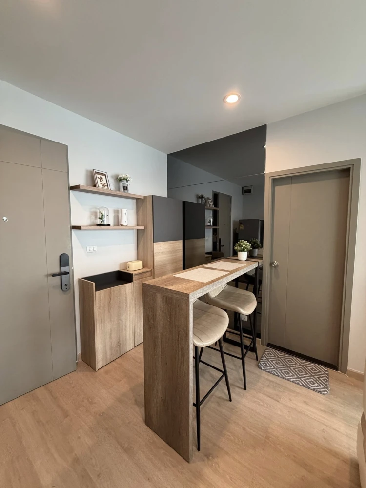 For rent: The Tempo Grand Sathorn-Wutthakat. Pool view, great ventilation, very comfortable living space. Comes with gorgeous built-in furniture. Book