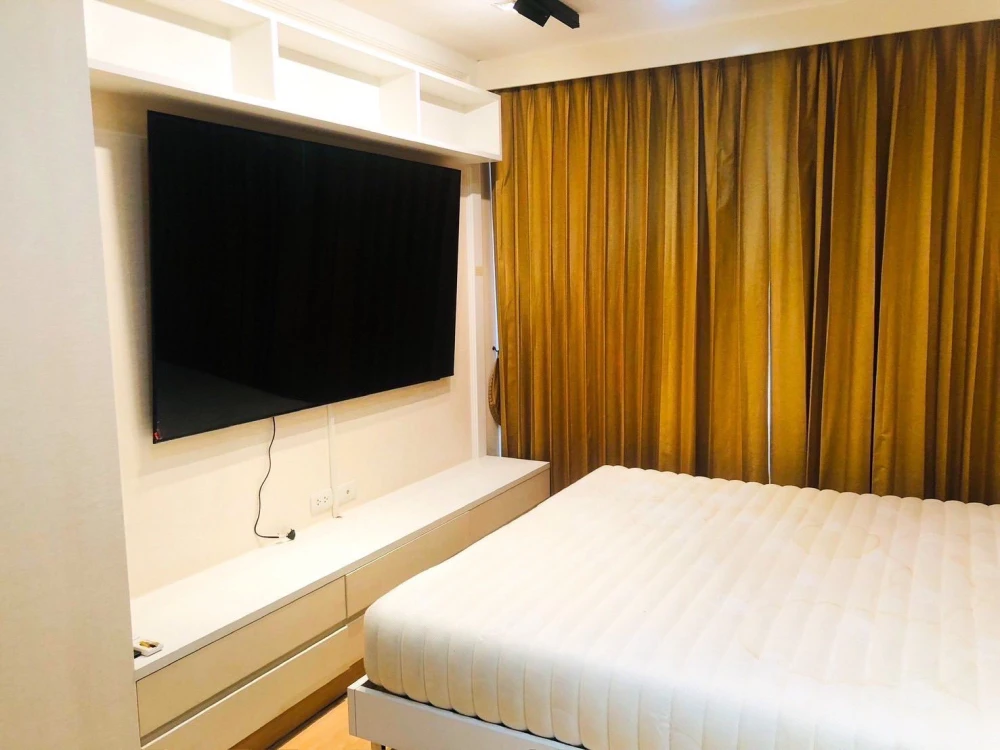 For rent: The Treasure Silom, a nice room, spacious and comfortable. Hurry and reserve now!