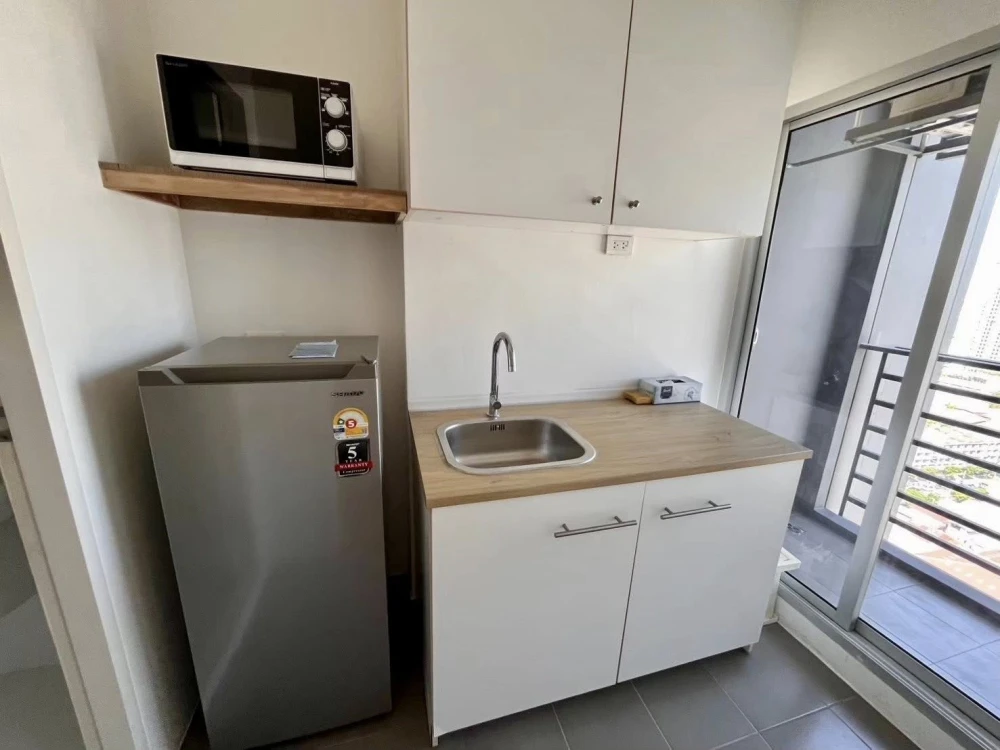 For rent: The Tree Bangpo Station, north-facing unit. Great location, beautiful river view, unblocked. Don't miss this amazing deal!