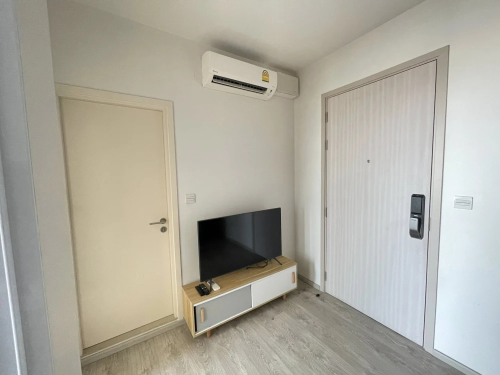For rent: The Tree Charansanitwong, 30th floor, 17th unit, fully furnished, very livable. Book now! (Urgent!)