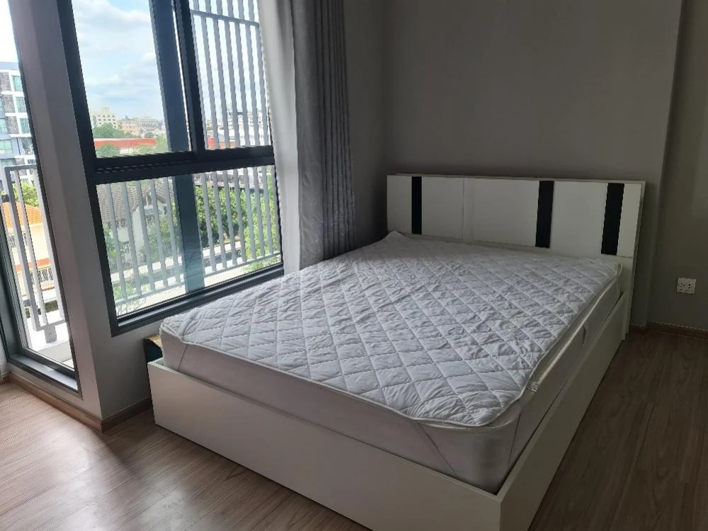 For rent: The Tree Hua Mak Interchange, 4th floor, fully furnished, very livable. Book now!