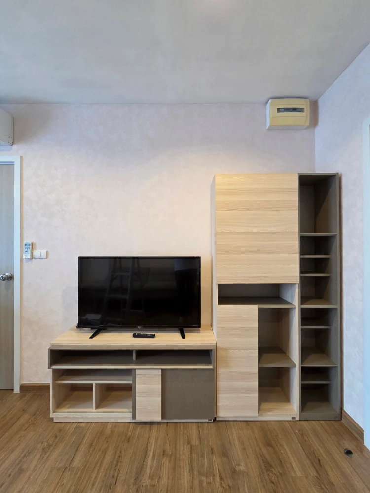 For rent: The Tree Interchange, 11th floor, fully furnished unit. Just bring your suitcase and move in! Book now!