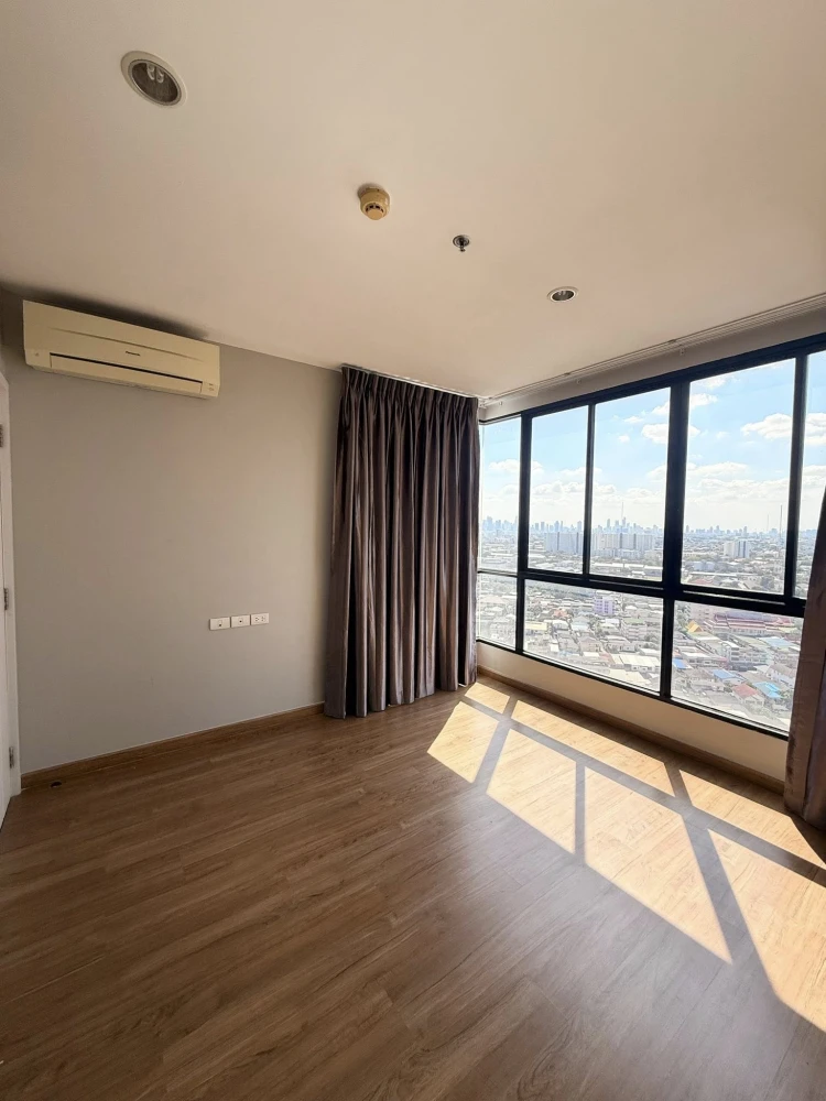 For rent: The Tree Interchange, very high floor, 2 bedrooms, 2 bathrooms, city view. If you don't book, you'll really miss out.