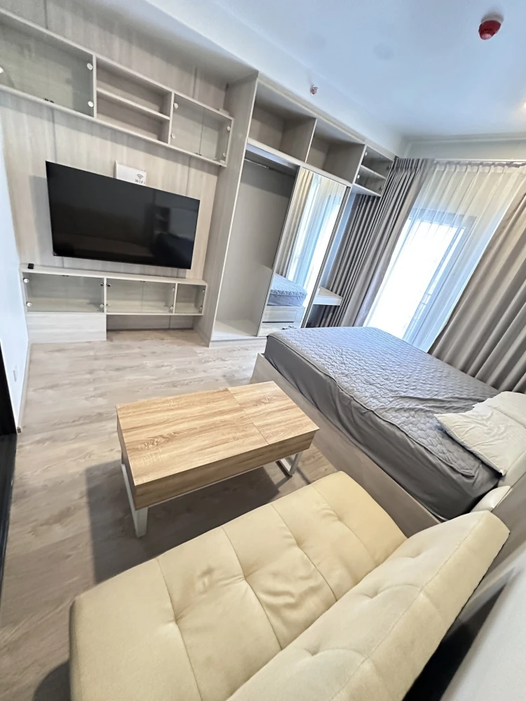 For rent: The Tree Pattanakarn - Ekkamai, Studio room, high floor, unobstructed view, fully furnished with built-in furniture and appliances, ready to
