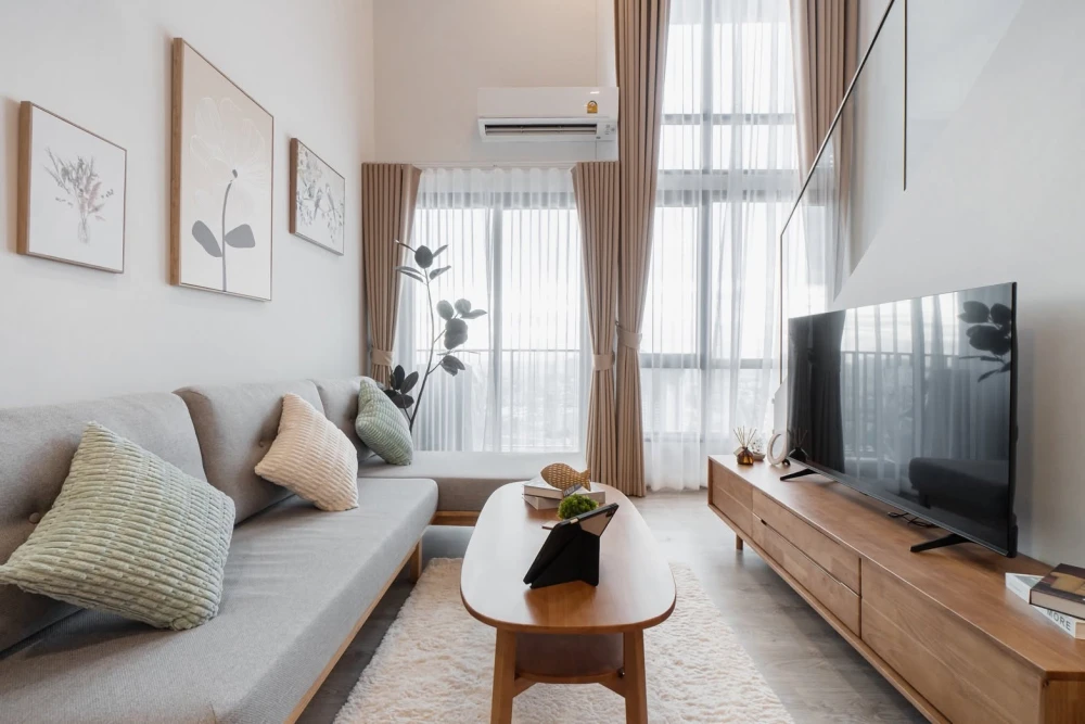 For rent: THE TREE Pattanakarn - Ekkamai. High ceilings, spacious, fully furnished, great location. Book now!