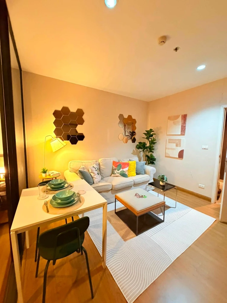 For rent: The Tree RIO Bang-Aor Station. Beautifully decorated room with a warm atmosphere, ready to move in. Located on the 32nd floor with high view