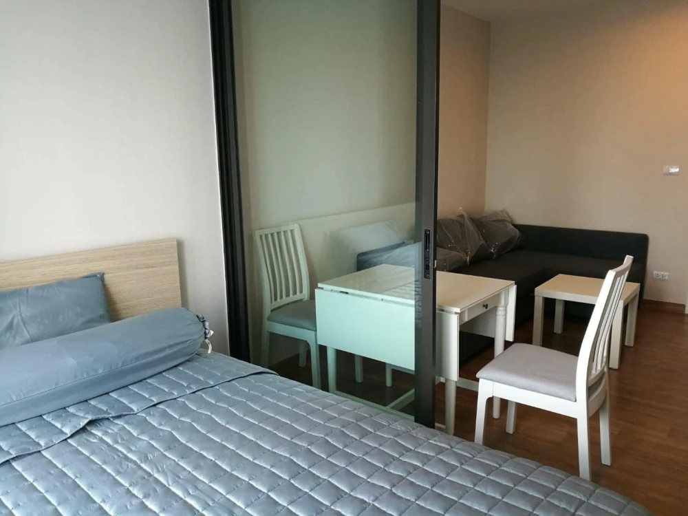 For rent: The Tree RIO Bang–Aor Station, 31st floor, partitioned room, fully furnished, just bring your bag, urgent.