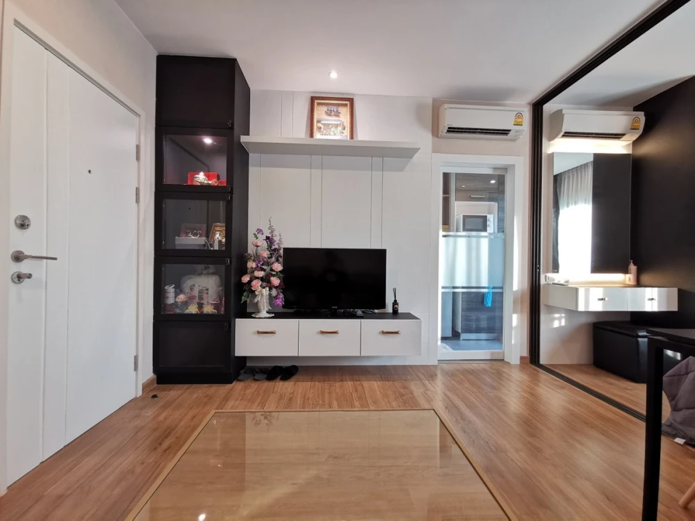 For rent: The Tree RIO Bang-Aor Station, 33rd floor, Rama VIII Bridge view, fully furnished, very livable. Book now!