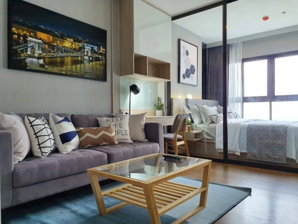 For rent: The Tree RIO Bang-Aor Station. A lovely room with coordinated decor and fully furnished. What are you waiting for?