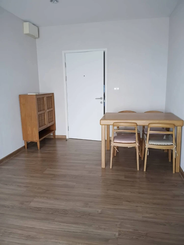 For rent: The Tree Rio, corner unit with beautiful view, great location, beautiful room, fully furnished, ready to move in.
