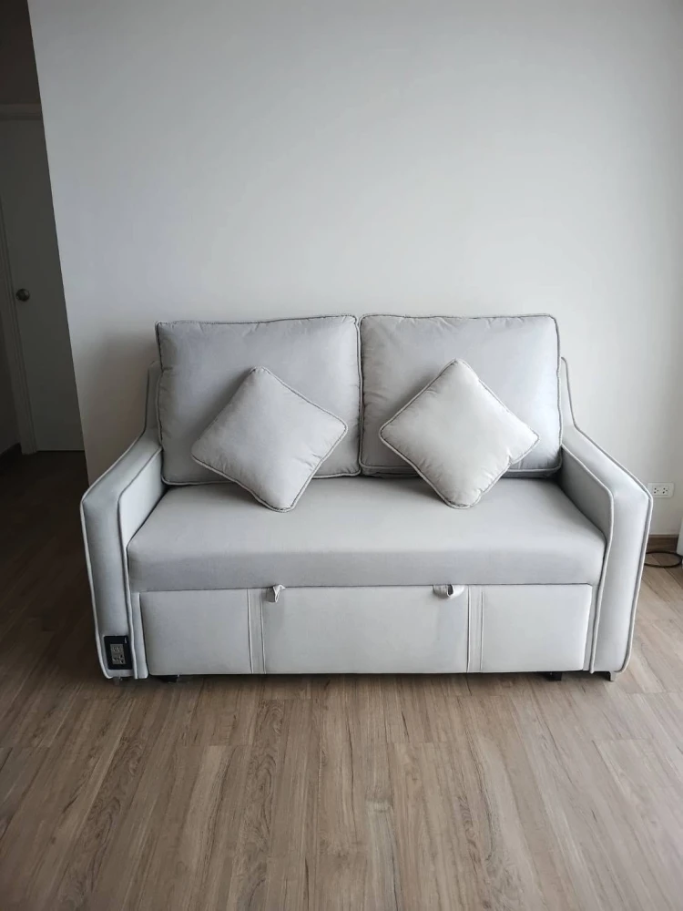 For rent: The Tree Rio, corner unit with beautiful view, great location, beautiful room, fully furnished, ready to move in.