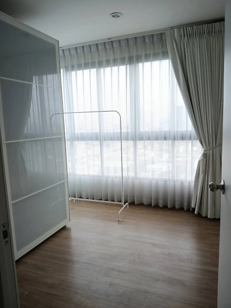 For rent: The Tree Rio, corner unit with beautiful view, great location, beautiful room, fully furnished, ready to move in.