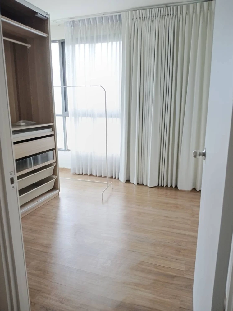 For rent: The Tree Rio, corner unit with beautiful view, great location, beautiful room, fully furnished, ready to move in.