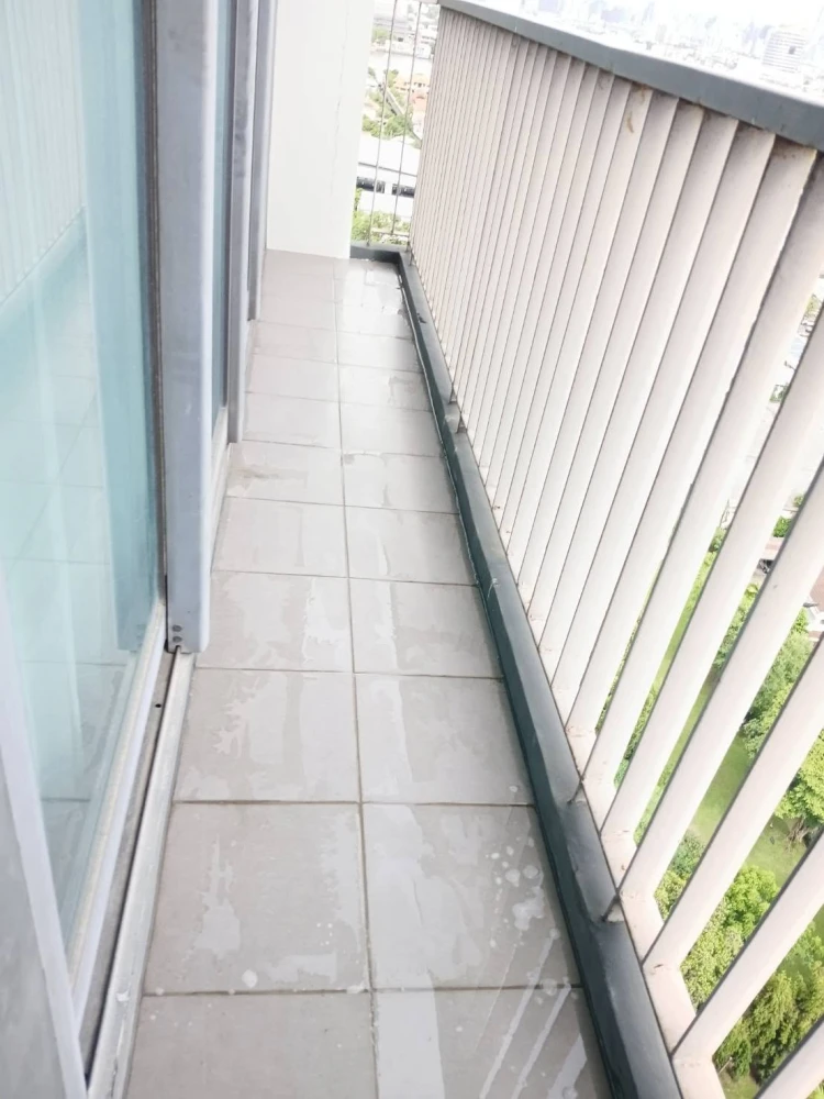 For rent: The Tree Rio, corner unit with beautiful view, great location, beautiful room, fully furnished, ready to move in.