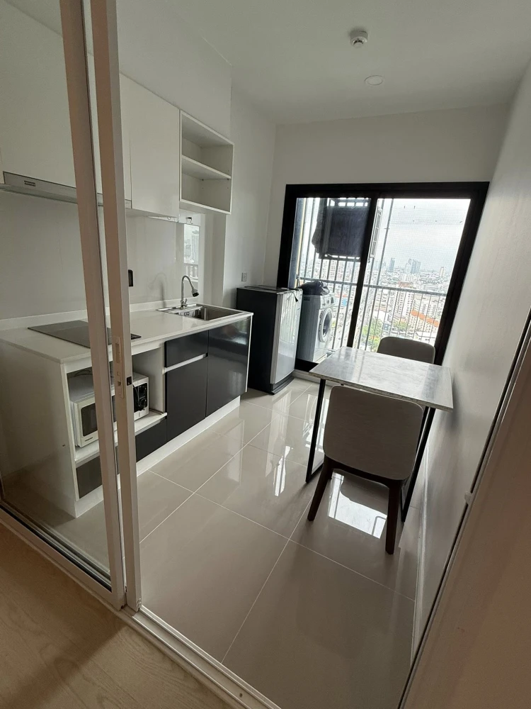 For rent: The Tree Sukhumvit 71-Ekamai, separate room, good view, great price, don't miss it.